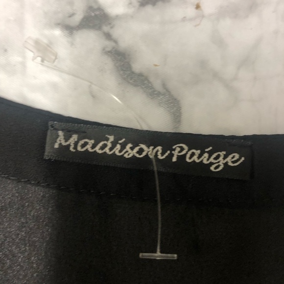 Madison Paige Semi Sheer Colorbock Lightweight Blouse Size Medium NWT - Picture 5 of 7